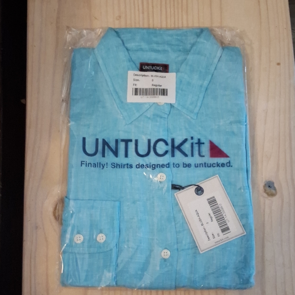 UNTUCKit  Women's Aqua Blue Shirt